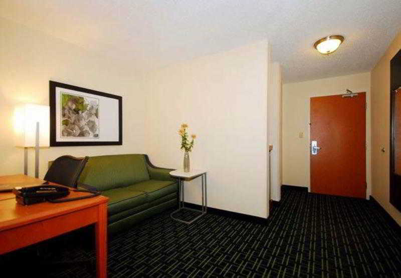 Fairfield Inn & Suites Canton North Canton Habitación foto